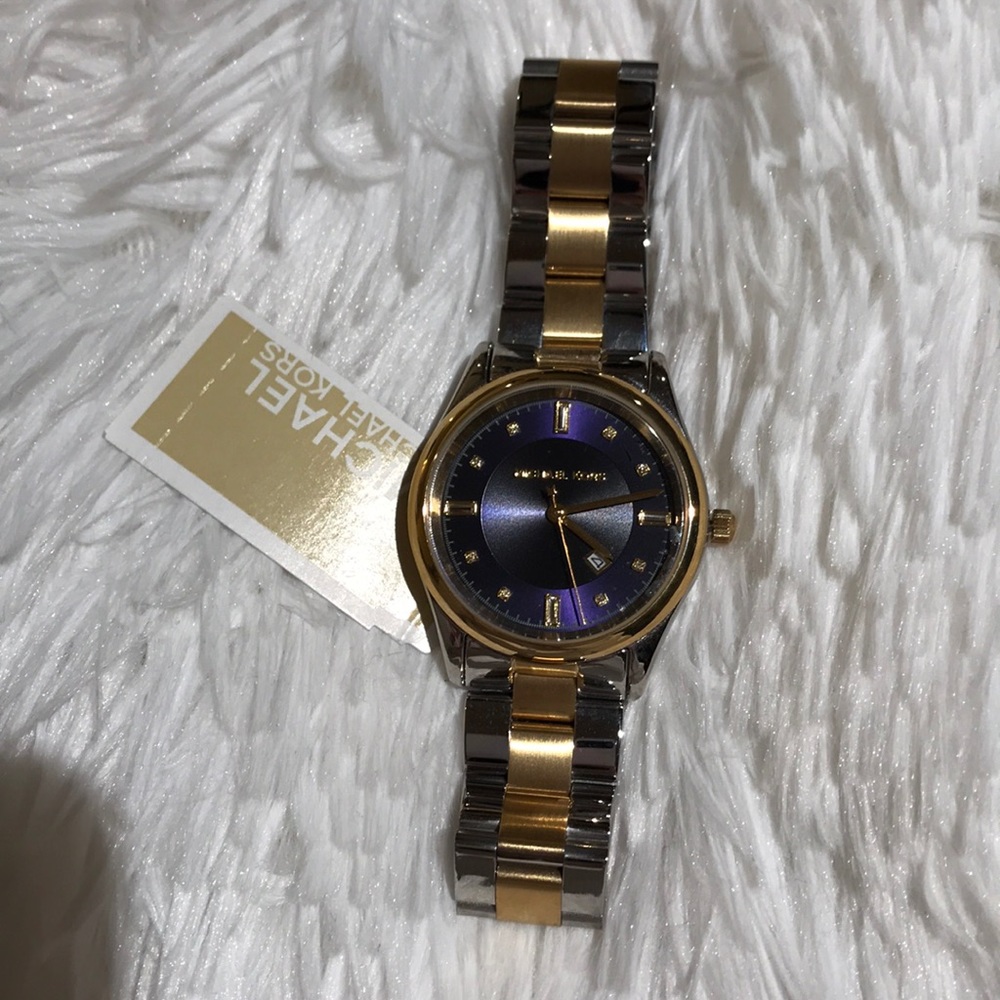 BRAND NEW MICHAEL KORS WATCH!!